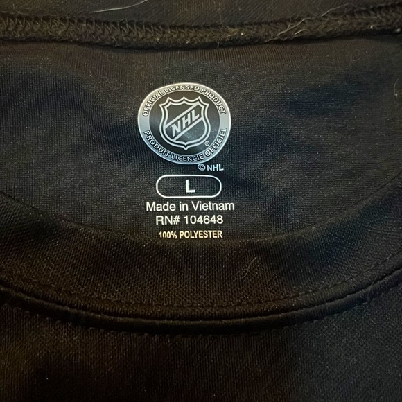 Men's NHL Chicago Blackhawk's long sleeve black and red logo hockey shirt sz L - Picture 3 of 7